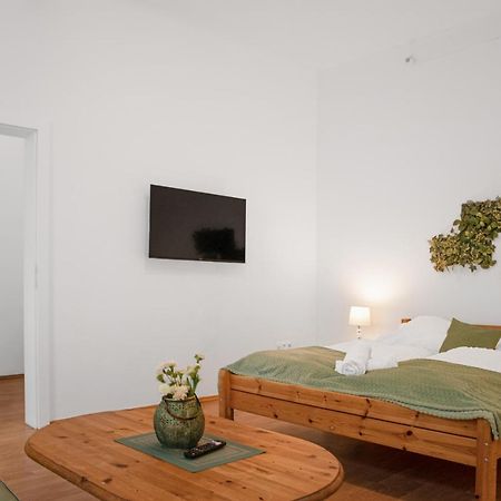 Elegant 2BR Apartment - near Bahnhof Wien Meidling Exterior foto