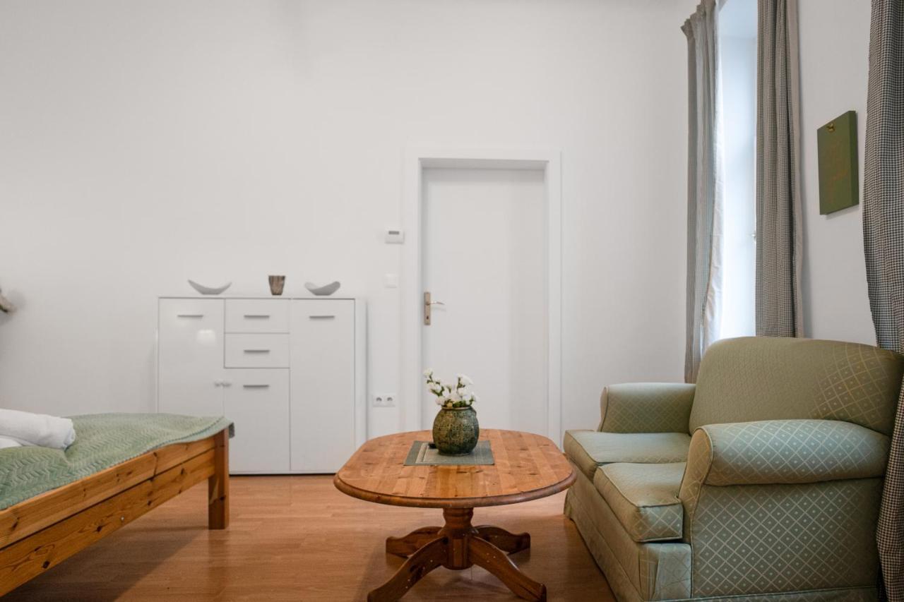 Elegant 2BR Apartment - near Bahnhof Wien Meidling Exterior foto